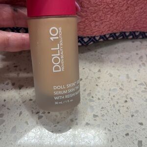 Doll 10 skin genius skin tint